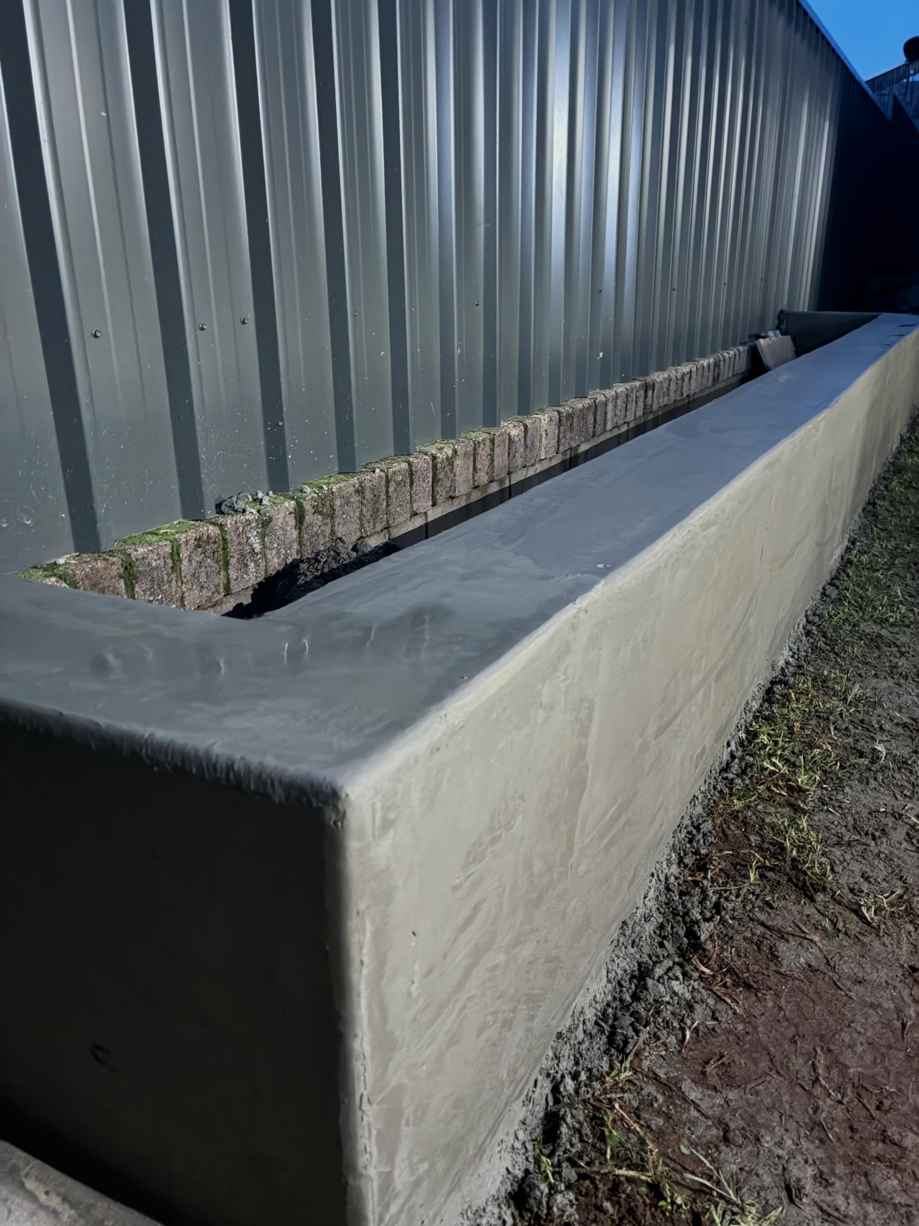 Retaining edge